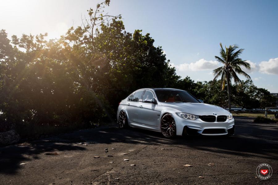  BMW M3 Sedan on Vossen Wheels (S17-01) 2018 года  (фото 15 из 33)